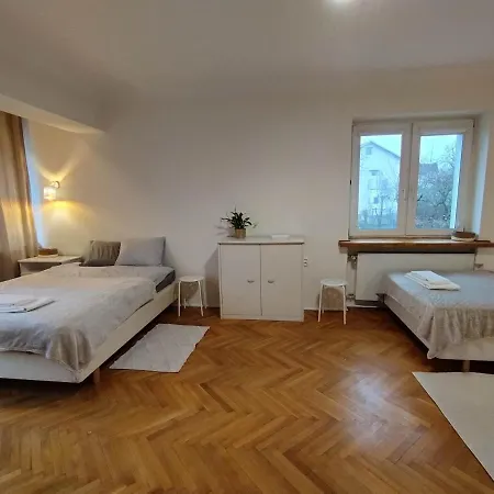 Pokoje, Na Wlochach, Ul. Nieduza Warsaw
