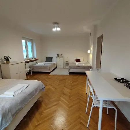 Homestay Pokoje, Na Wlochach, Ul. Nieduza *